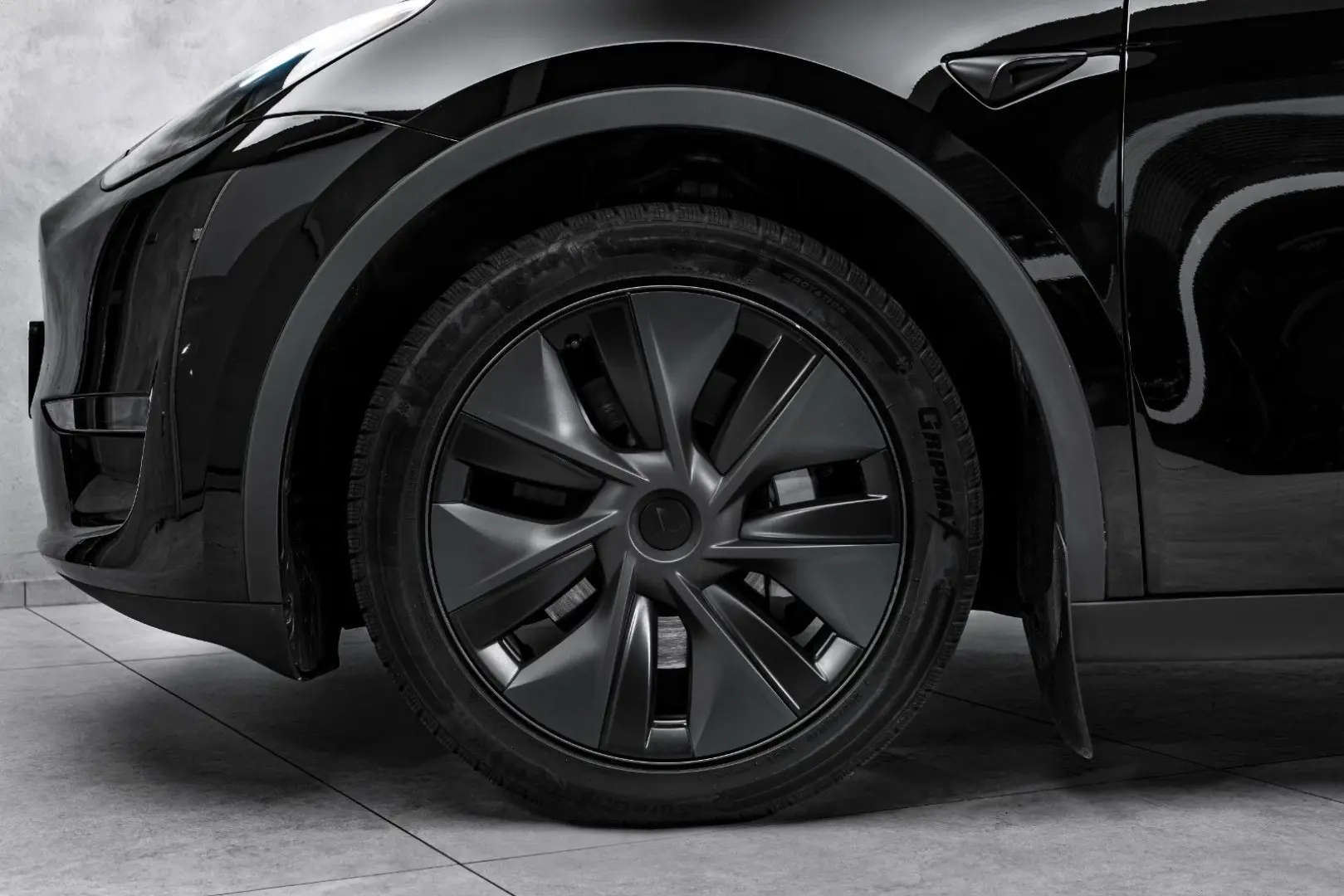 Model Y Long Range Dual AWD