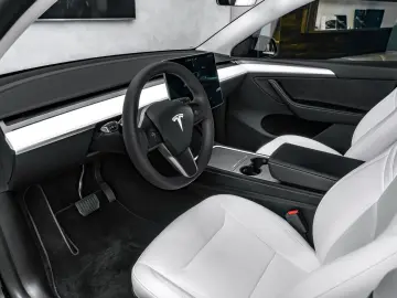 Model Y Long Range Dual AWD