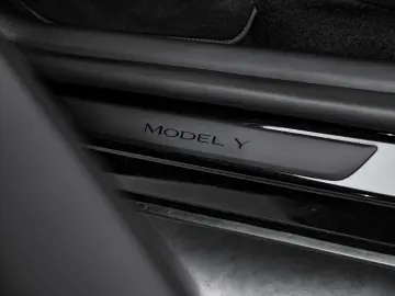 Model Y Long Range Dual AWD