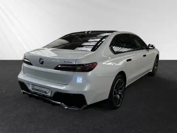 740d xDrive M Sport|AHK|SkyLounge
