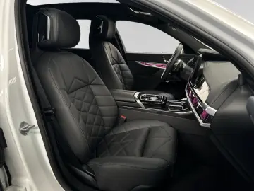 740d xDrive M Sport|AHK|SkyLounge