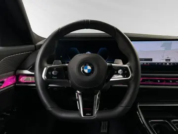 740d xDrive M Sport|AHK|SkyLounge
