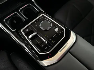 740d xDrive M Sport|AHK|SkyLounge