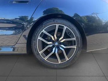 740d xDrive M Sport,SkyLo,DAProf,PAProf,AHK,B&W