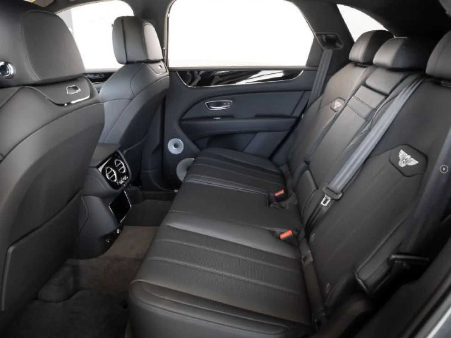 Bentayga V8  22