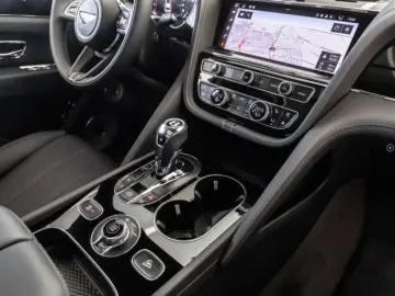 Bentayga V8  22