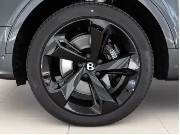 Bentayga V8  22