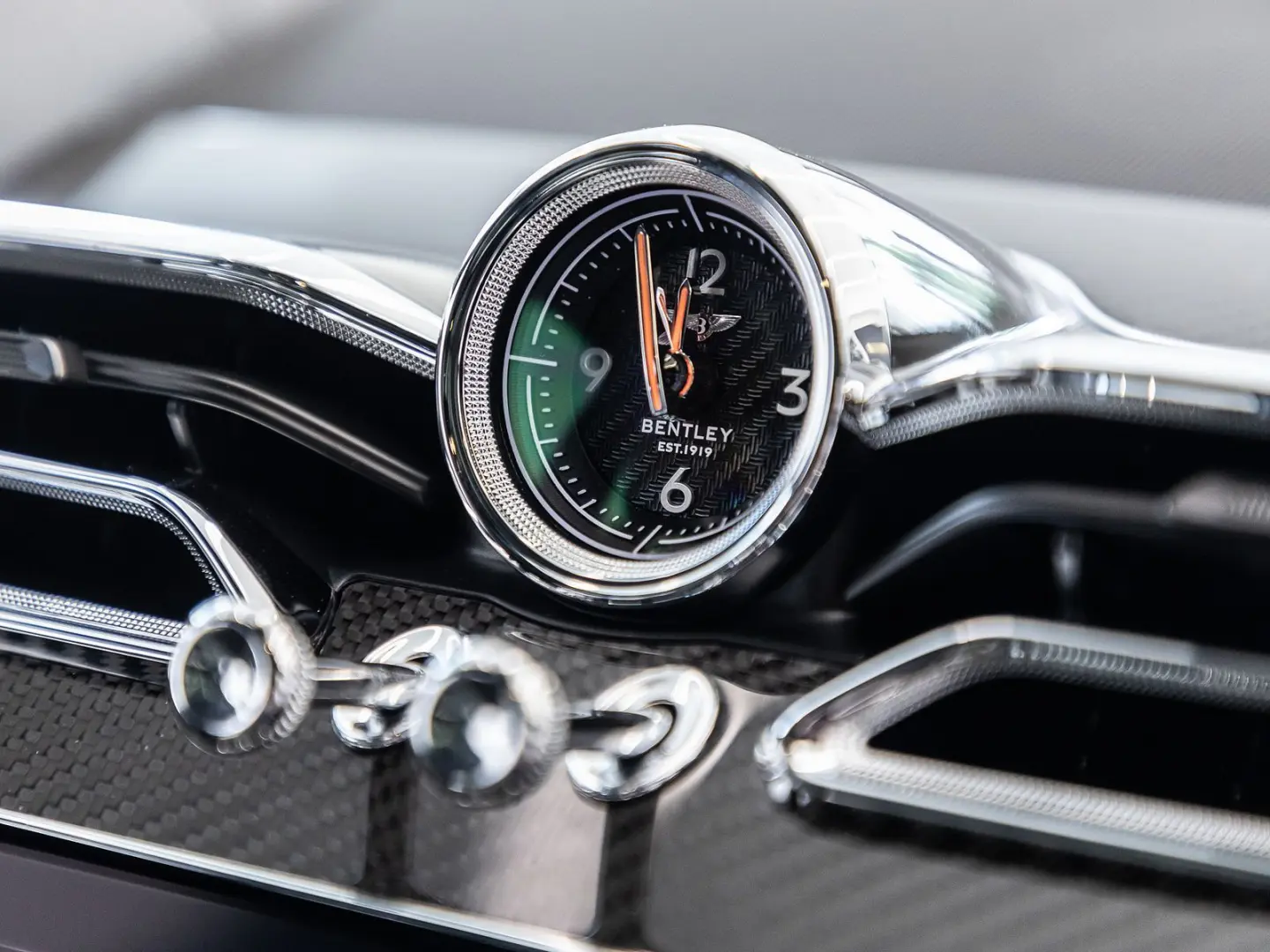 Bentayga S V8 von BENTLEY FRANKFURT MULLINER
