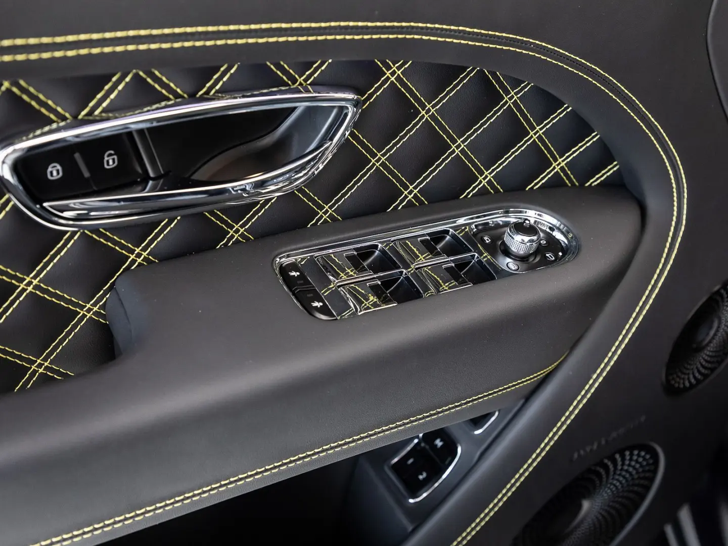 Bentayga S V8 von BENTLEY FRANKFURT MULLINER