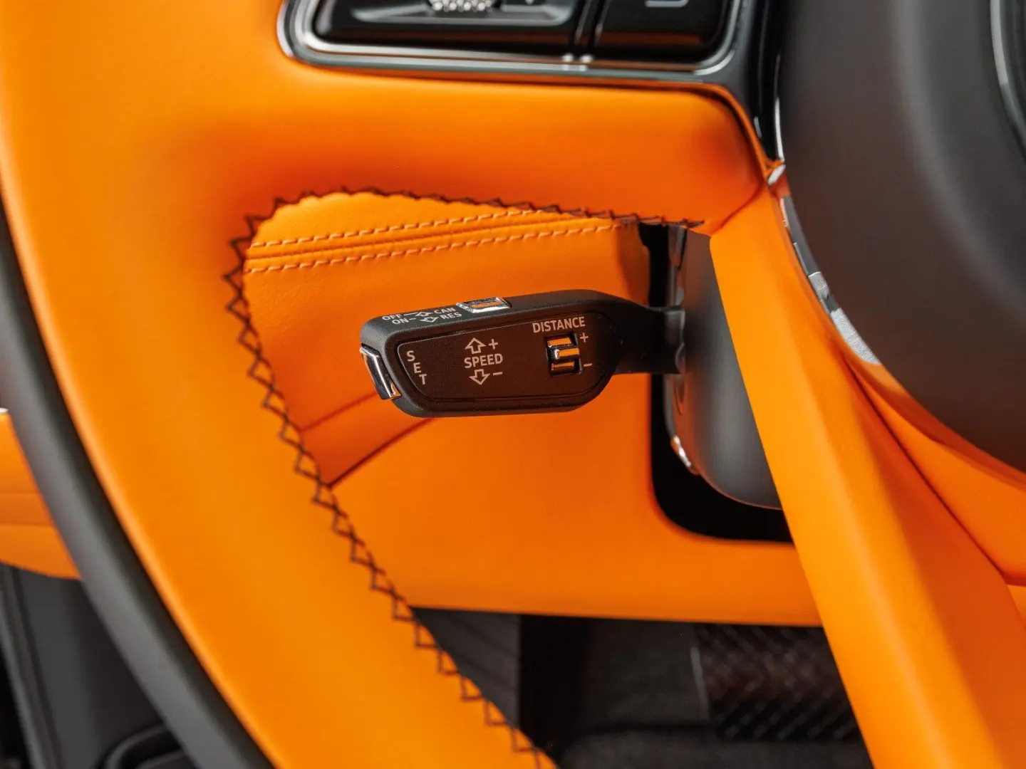 Bentayga S V8 / Mandarin - Lederfarbe