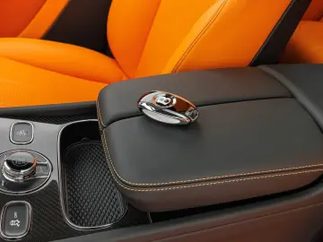 Bentayga S V8 / Mandarin - Lederfarbe