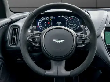 Aston Martin DBX 707