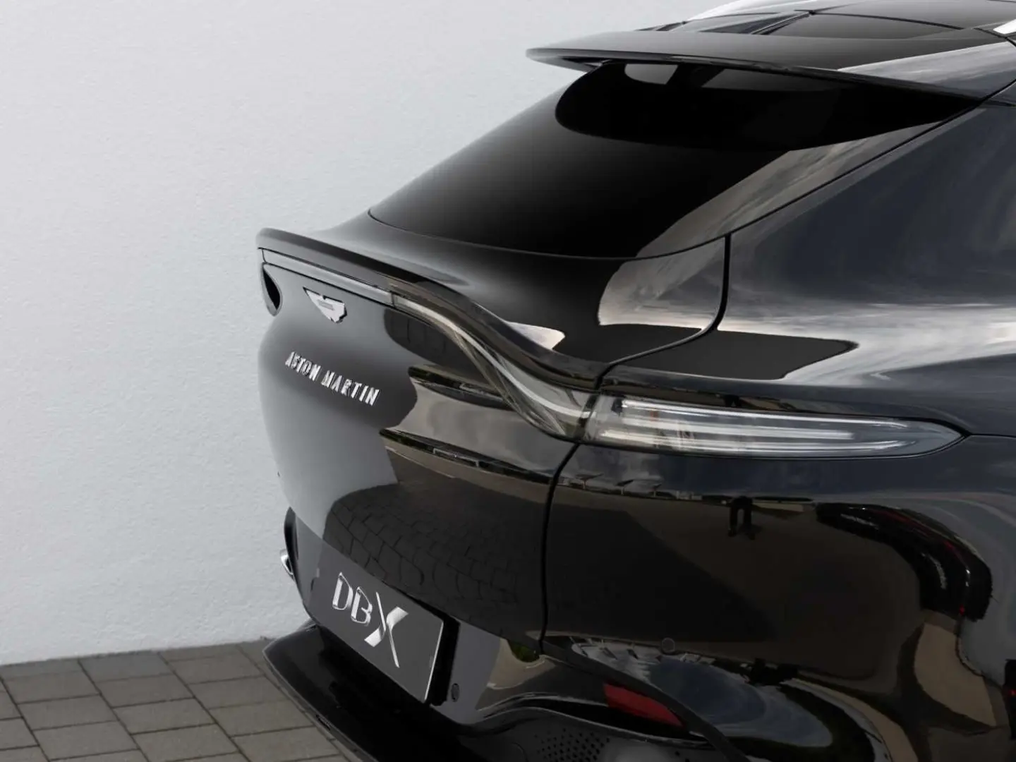 Aston Martin DBX V8 4x4