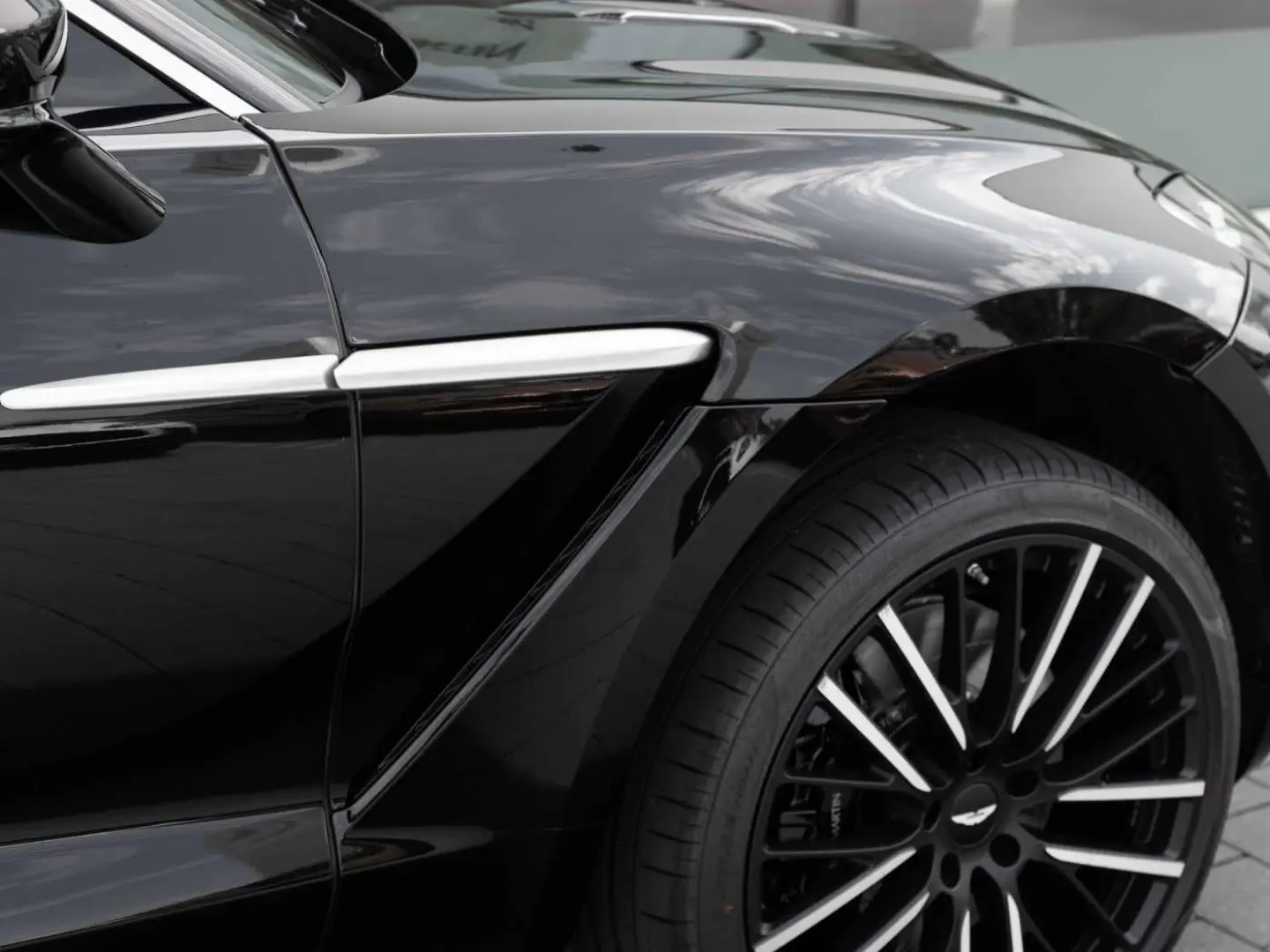 Aston Martin DBX V8 4x4