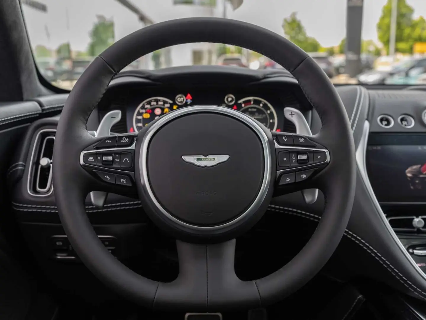 Aston Martin DBX V8 4x4