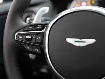 Aston Martin DBX V8 4x4