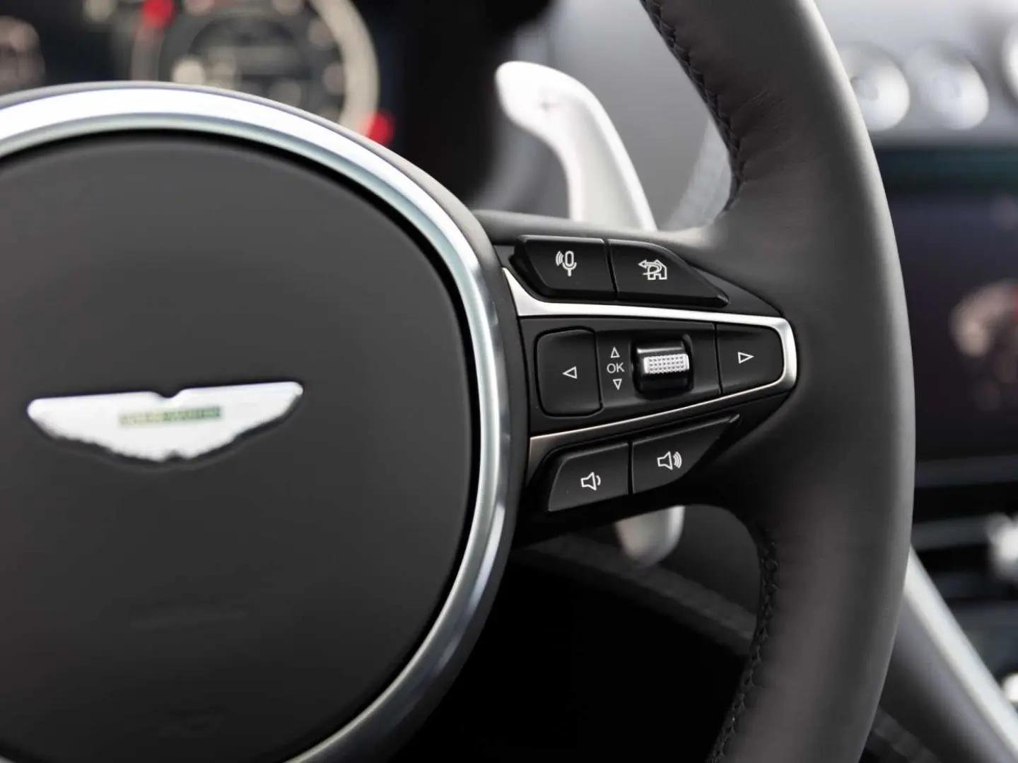 Aston Martin DBX V8 4x4