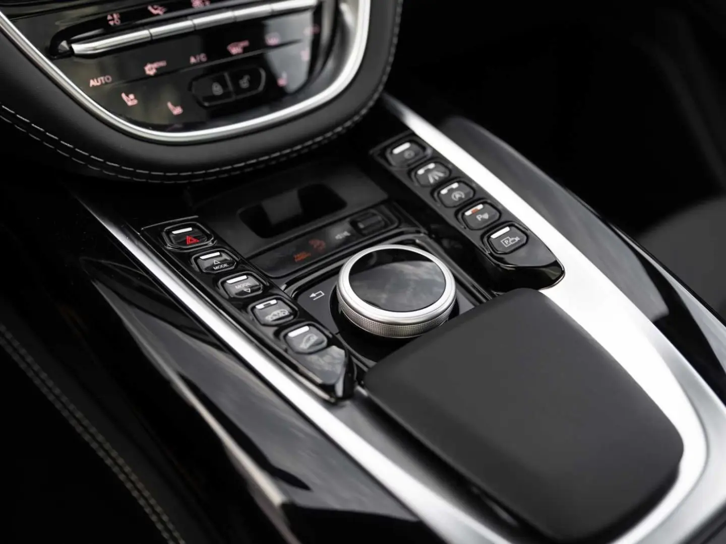 Aston Martin DBX V8 4x4