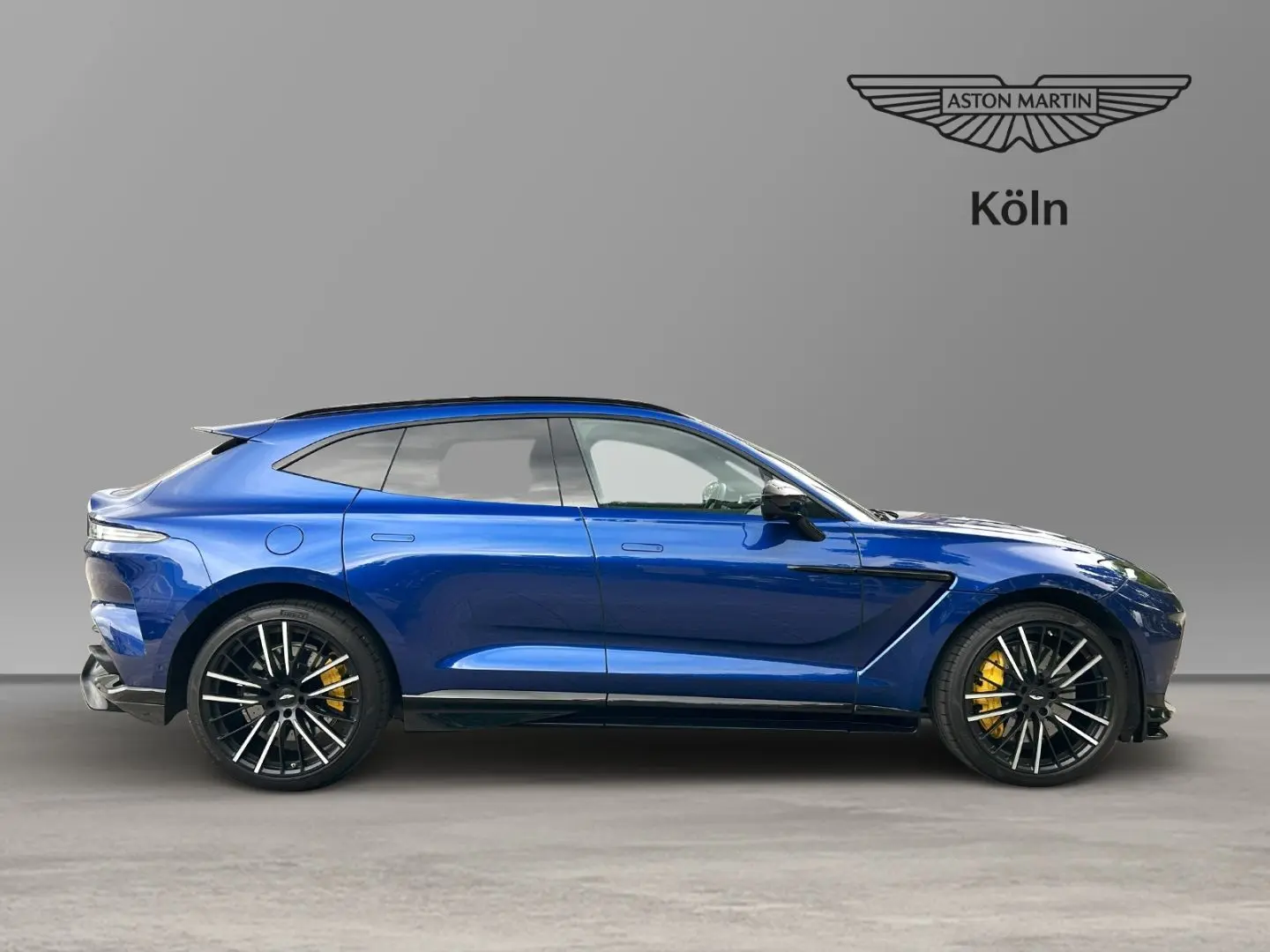 Aston Martin DBX 707 Ion Blue Onyx Black Carbon