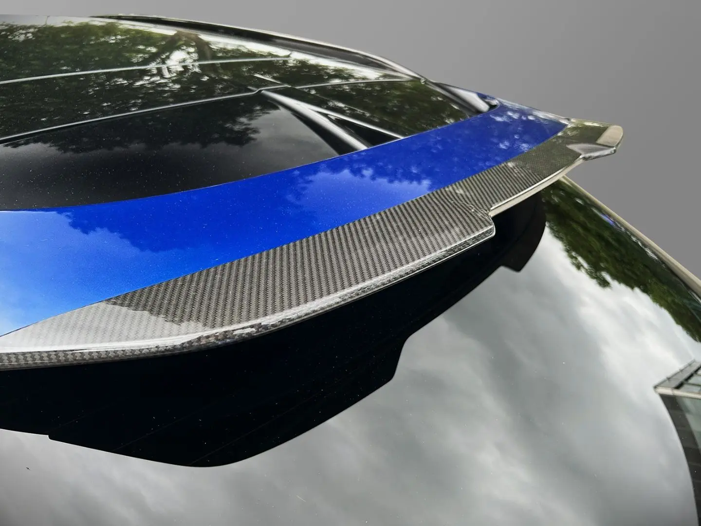 Aston Martin DBX 707 Ion Blue Onyx Black Carbon