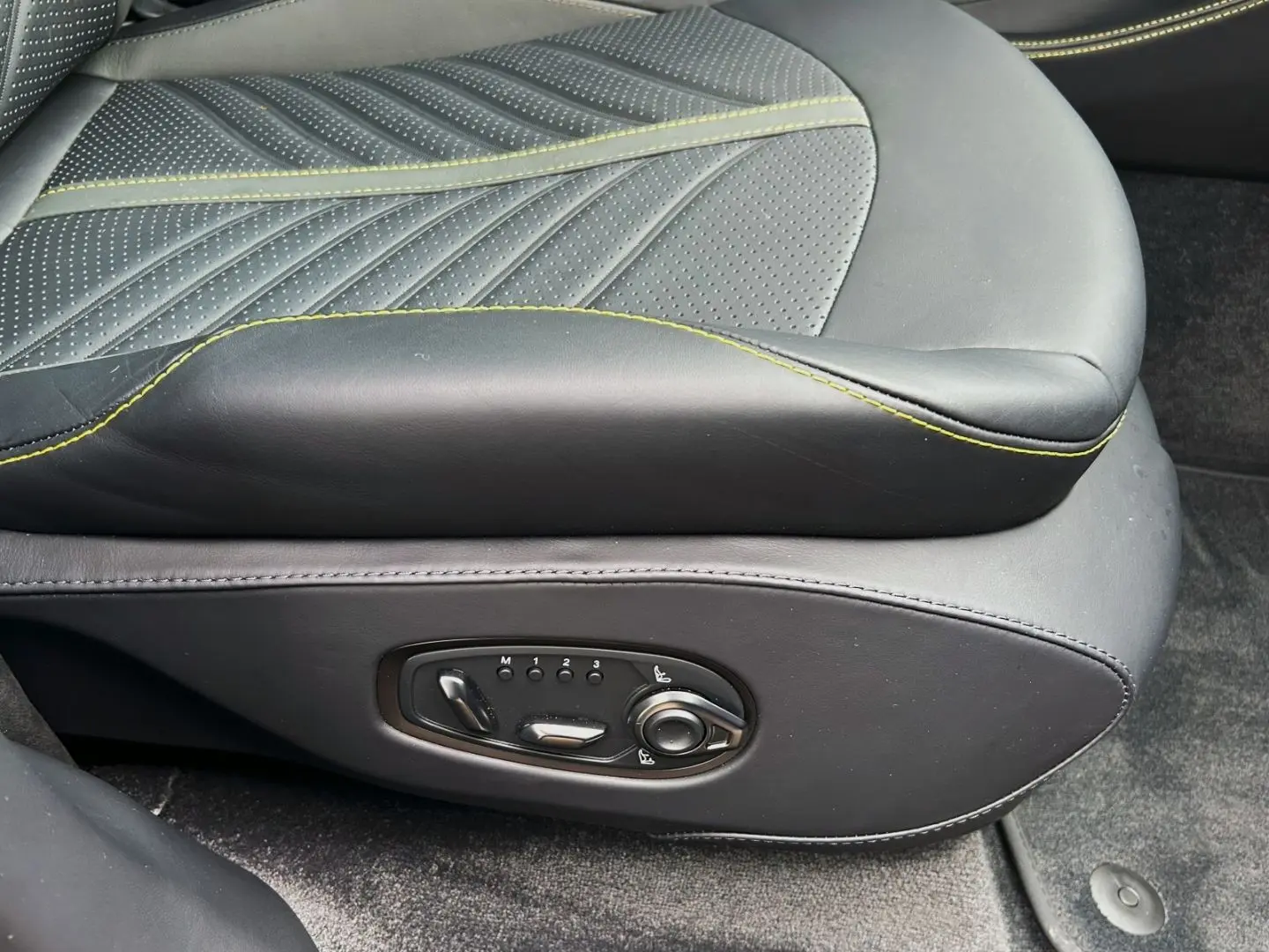 Aston Martin DBX 707 Ion Blue Onyx Black Carbon