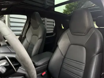 Cayenne S AHK.Headup,Pano,18-Wege