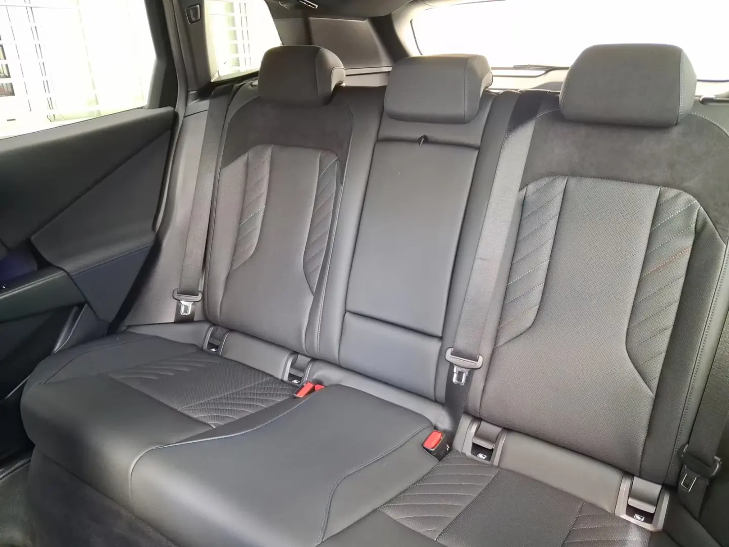BMW X3 20 xDrive M Sportpaket LED Navi ParkAs+ DAB