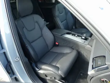 XC90 Plus Dark T8 AWD Hybrid/AHK/360°Cam