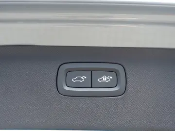XC90 Plus Dark T8 AWD Hybrid/AHK/360°Cam