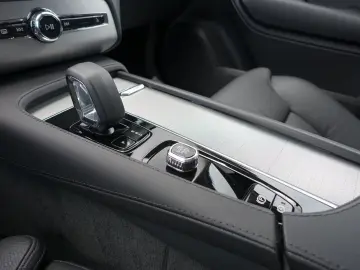 XC90 Plus Dark T8 AWD Hybrid/AHK/360°Cam