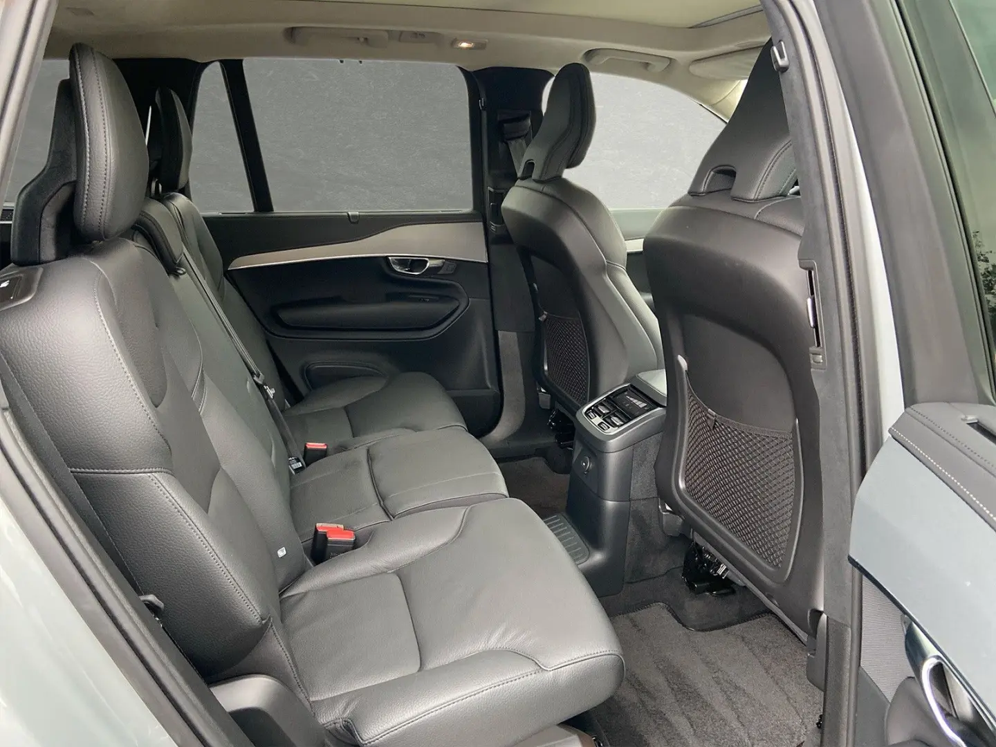XC90 T8 AWD Ultra Bright 7-Sitzer AHK ACC BLIS