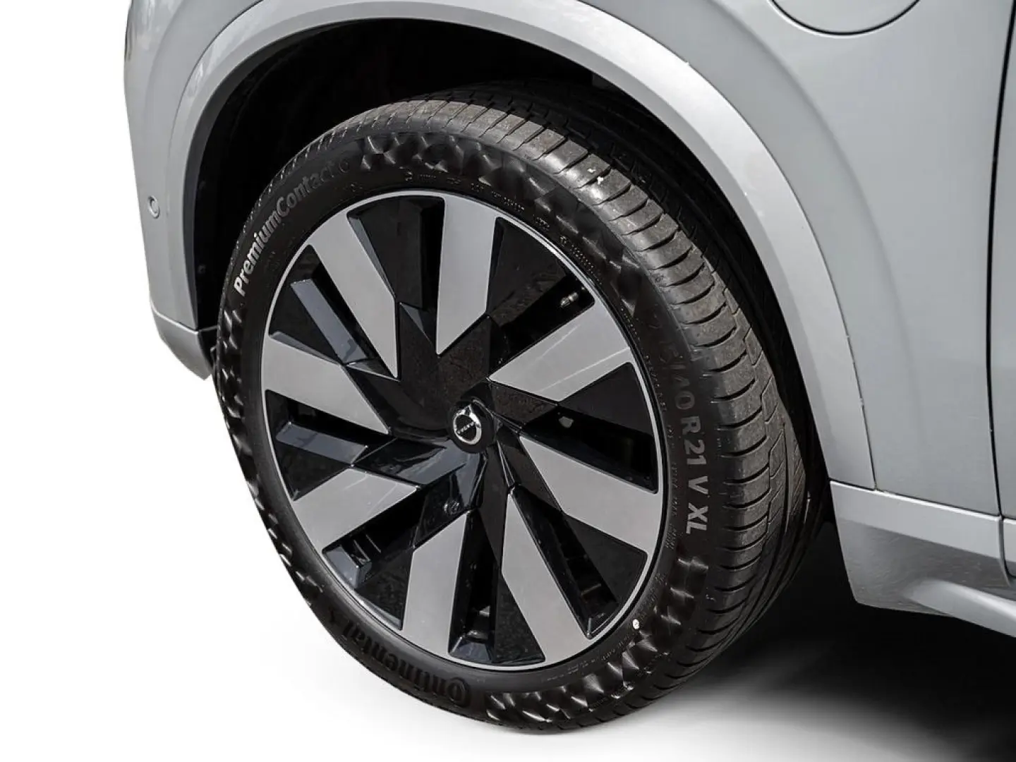 XC90 T8 Plus Bright Recharge Plug-In Hybrid AWD