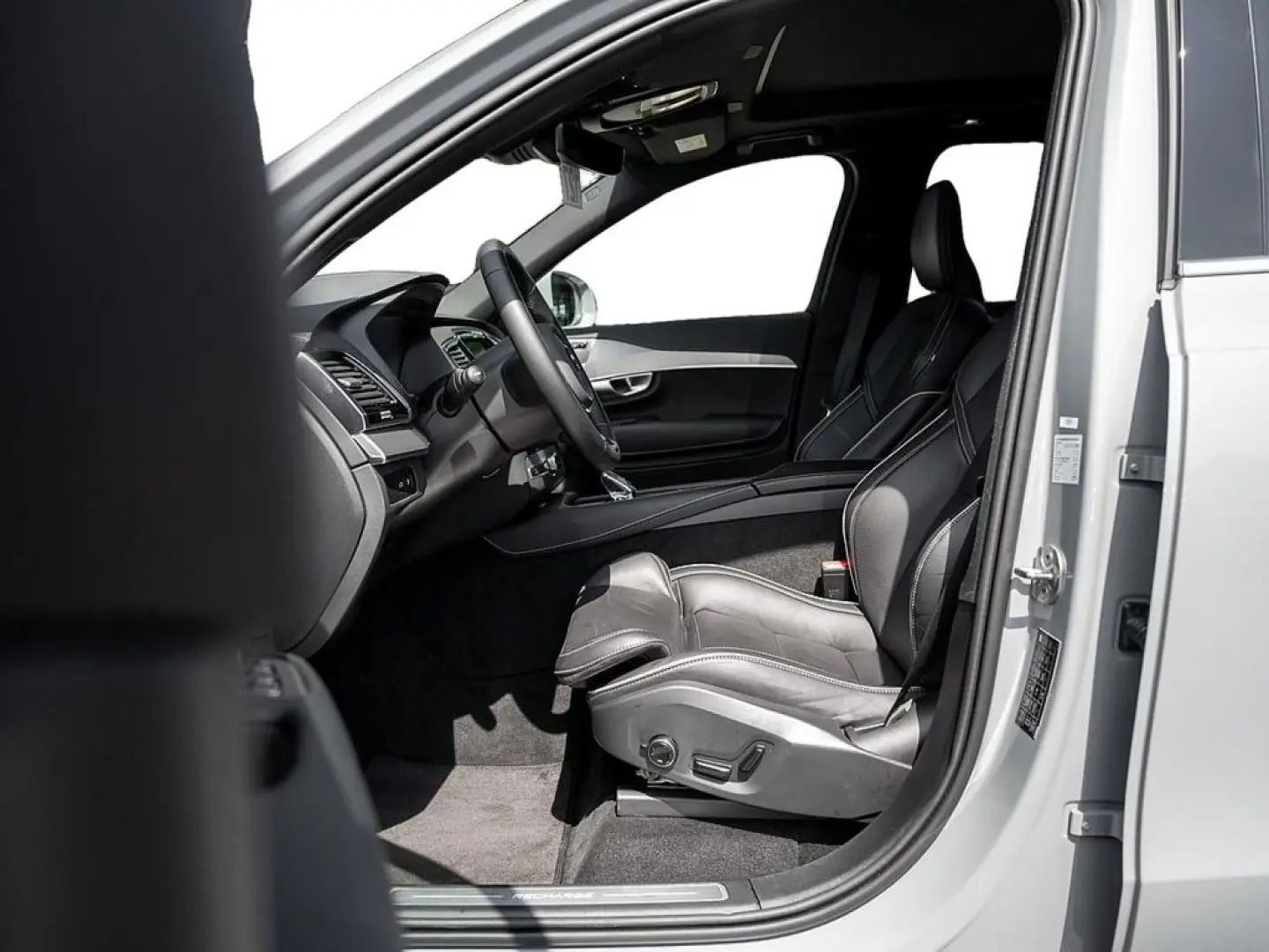 XC90 T8 Plus Bright Recharge Plug-In Hybrid AWD