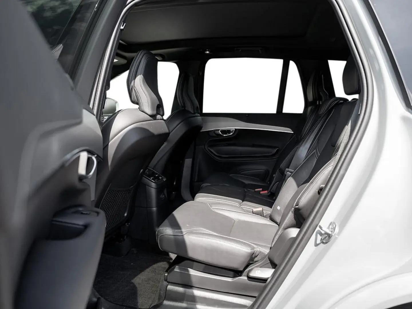 XC90 T8 Plus Bright Recharge Plug-In Hybrid AWD