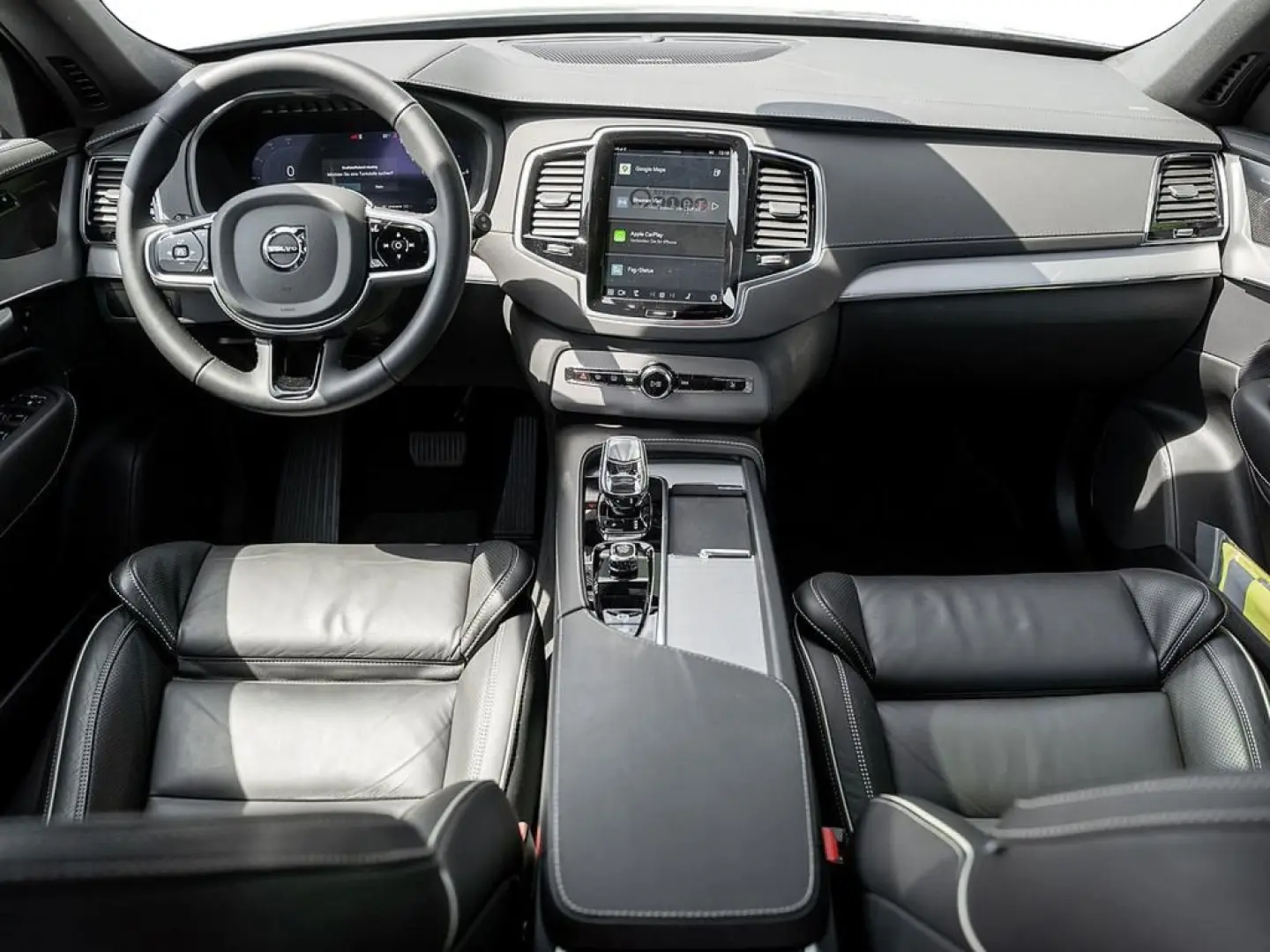 XC90 T8 Plus Bright Recharge Plug-In Hybrid AWD