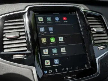 XC90 T8 Plus Bright Recharge Plug-In Hybrid AWD