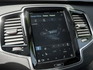 XC90 T8 Plus Bright Recharge Plug-In Hybrid AWD