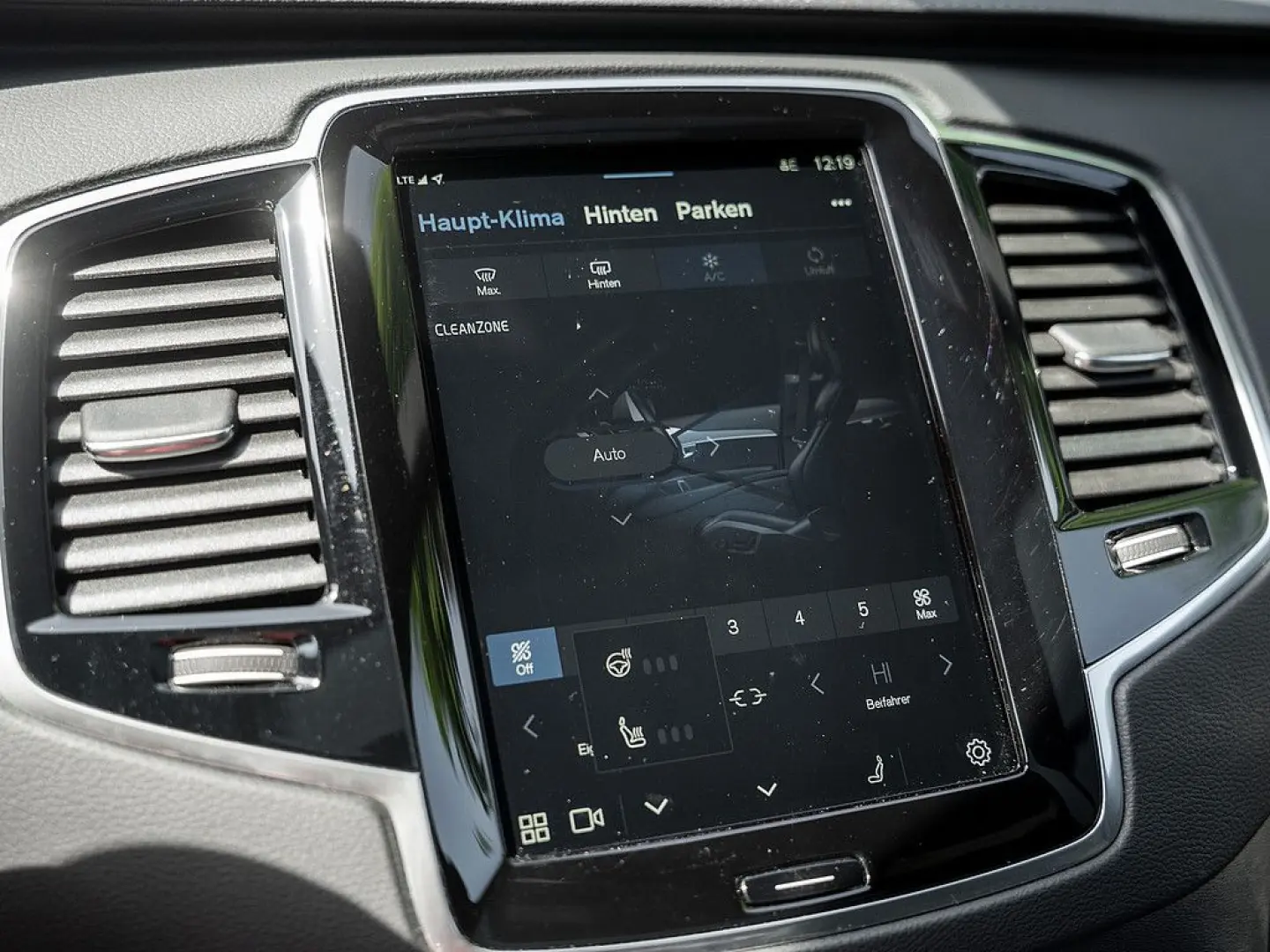 XC90 T8 Plus Bright Recharge Plug-In Hybrid AWD