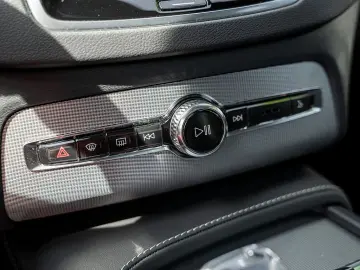 XC90 T8 Plus Bright Recharge Plug-In Hybrid AWD