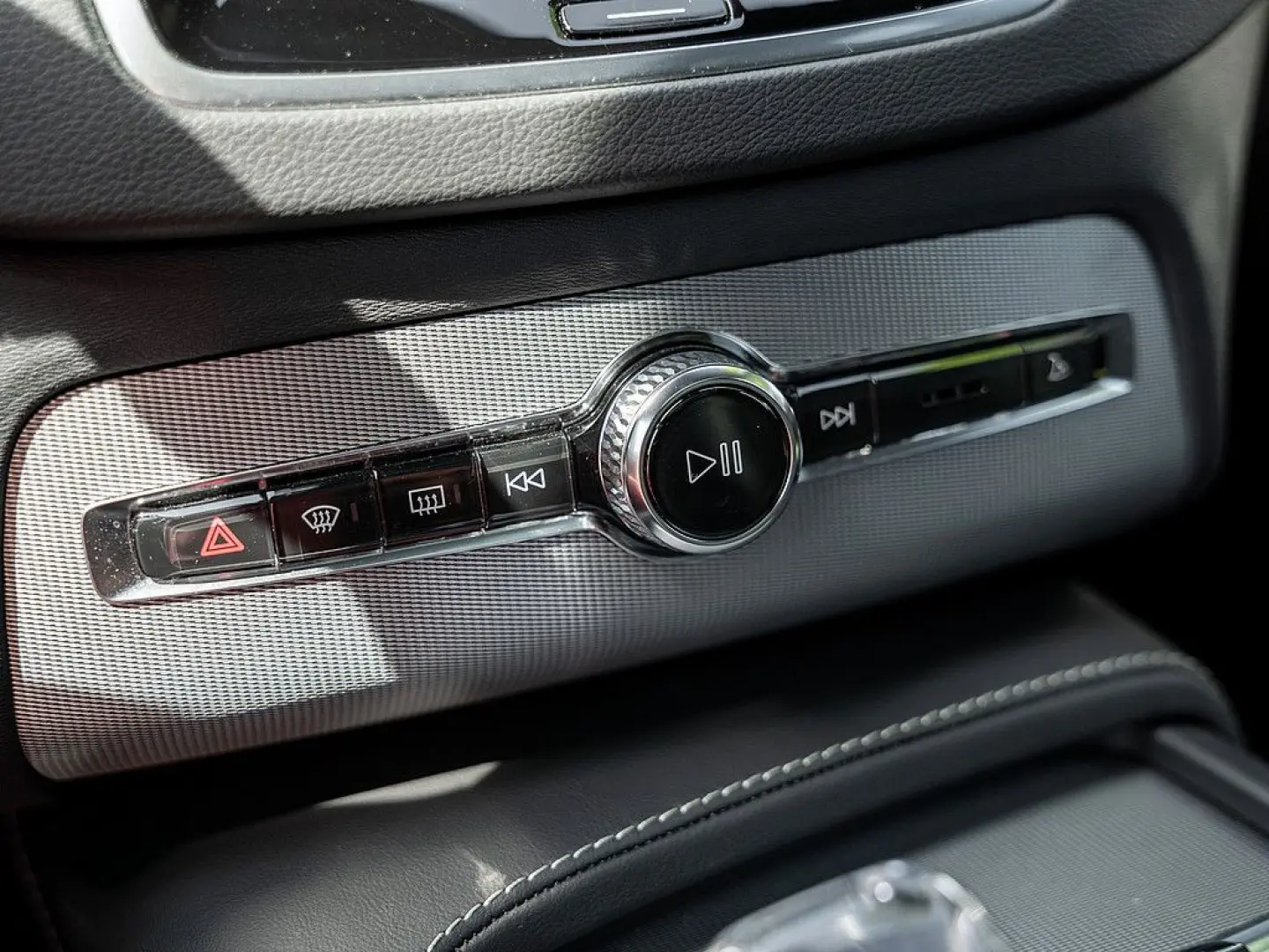 XC90 T8 Plus Bright Recharge Plug-In Hybrid AWD