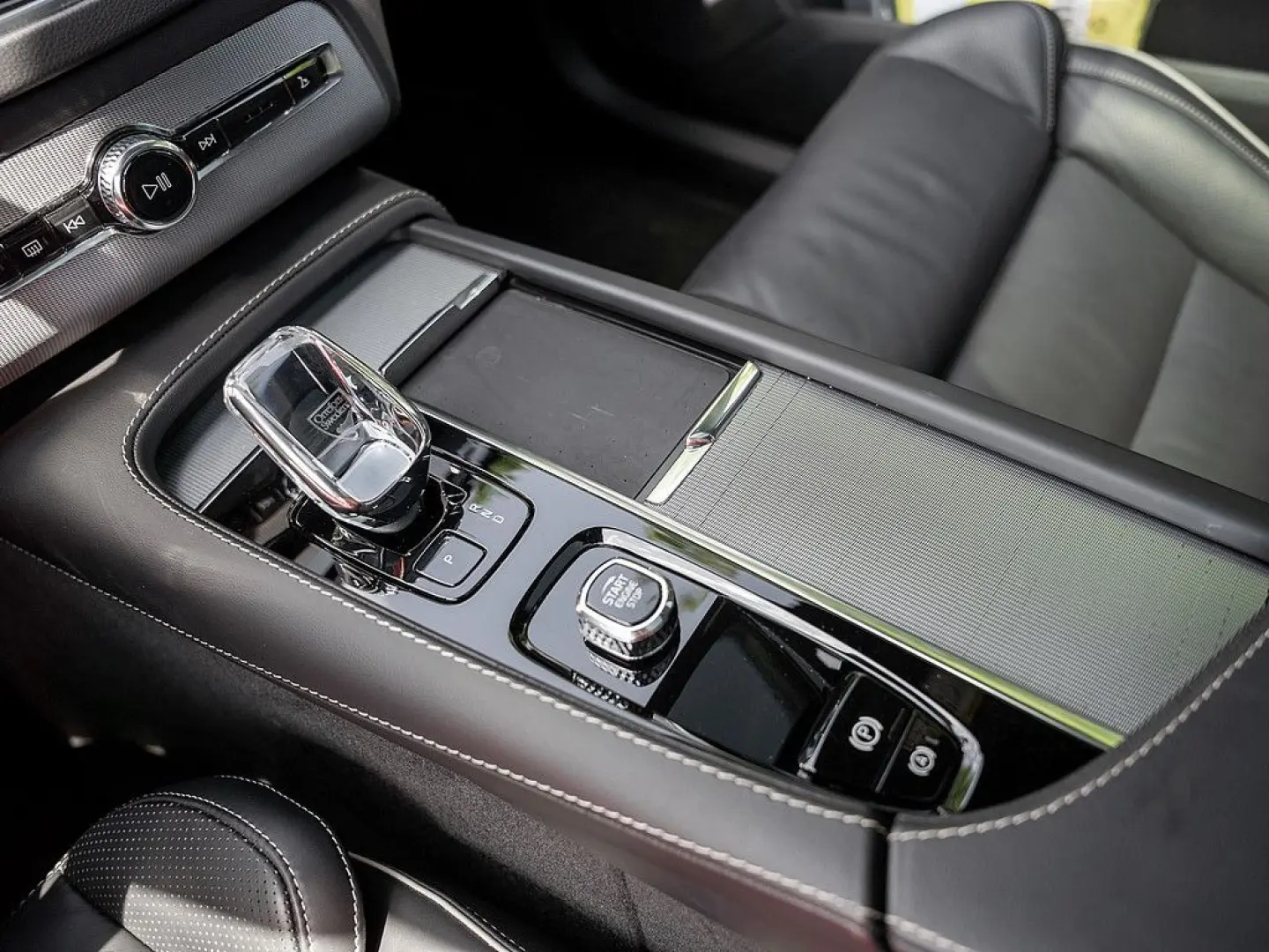 XC90 T8 Plus Bright Recharge Plug-In Hybrid AWD