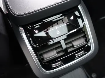 XC90 Plus T8 AWD/Pano/360°/FourC/B&W/BLIS/HeadUP