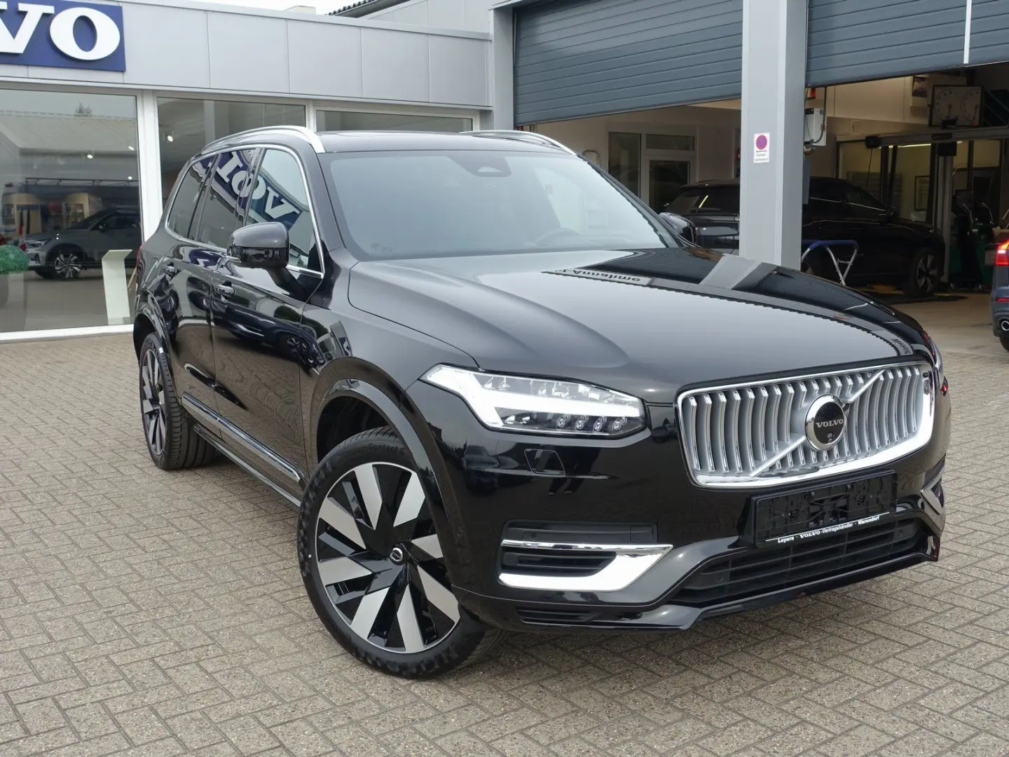 XC90 Plus T8 AWD/360°/B&W/Pano/FourC/AHK/BLIS