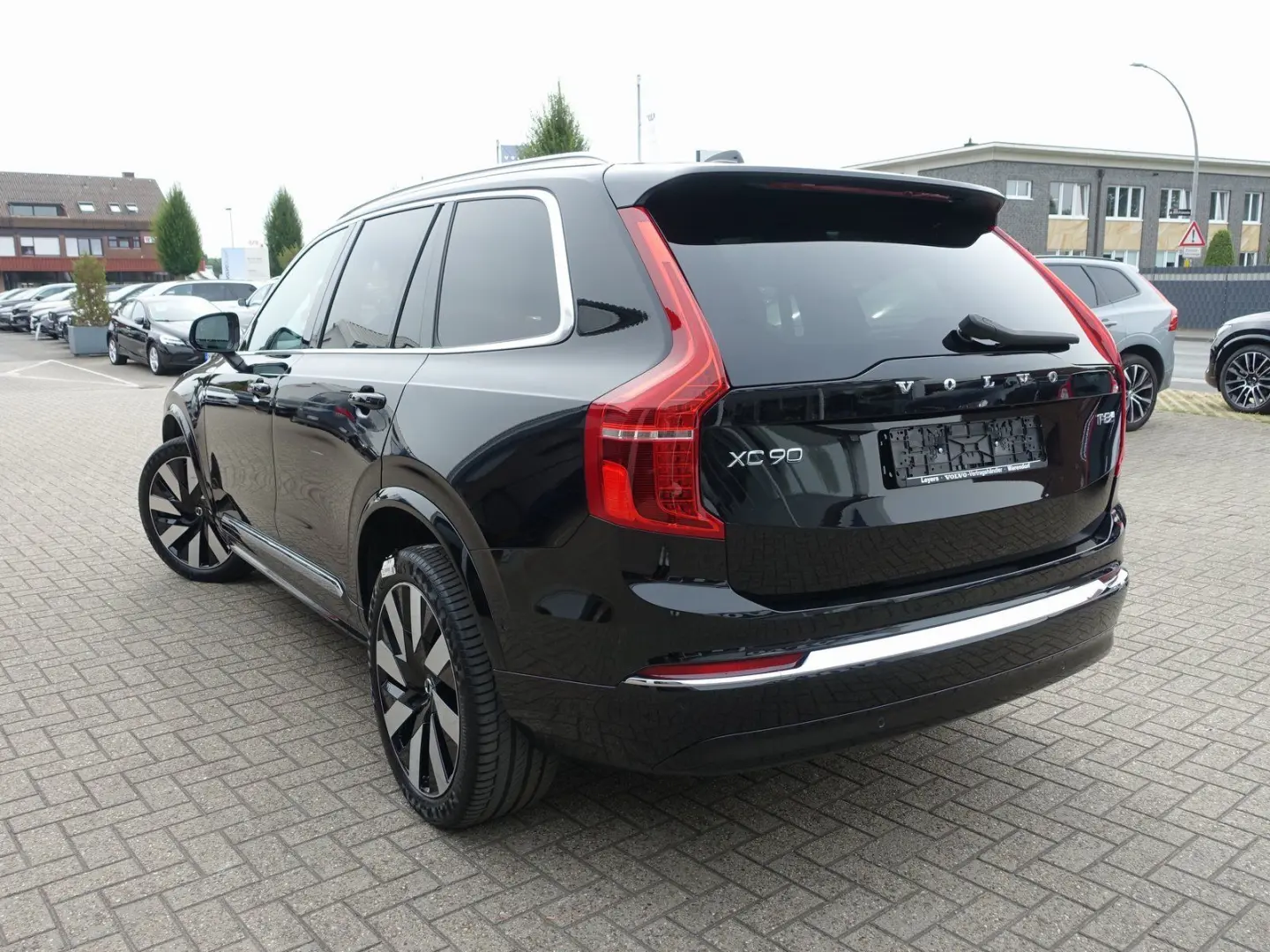 XC90 Plus T8 AWD/360°/B&W/Pano/FourC/AHK/BLIS