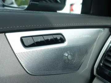 XC90 Plus T8 AWD/360°/B&W/Pano/FourC/AHK/BLIS