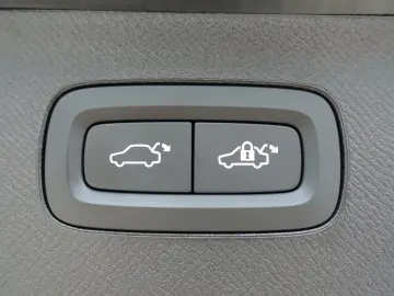 XC90 Plus T8 AWD/360°/B&W/Pano/FourC/AHK/BLIS