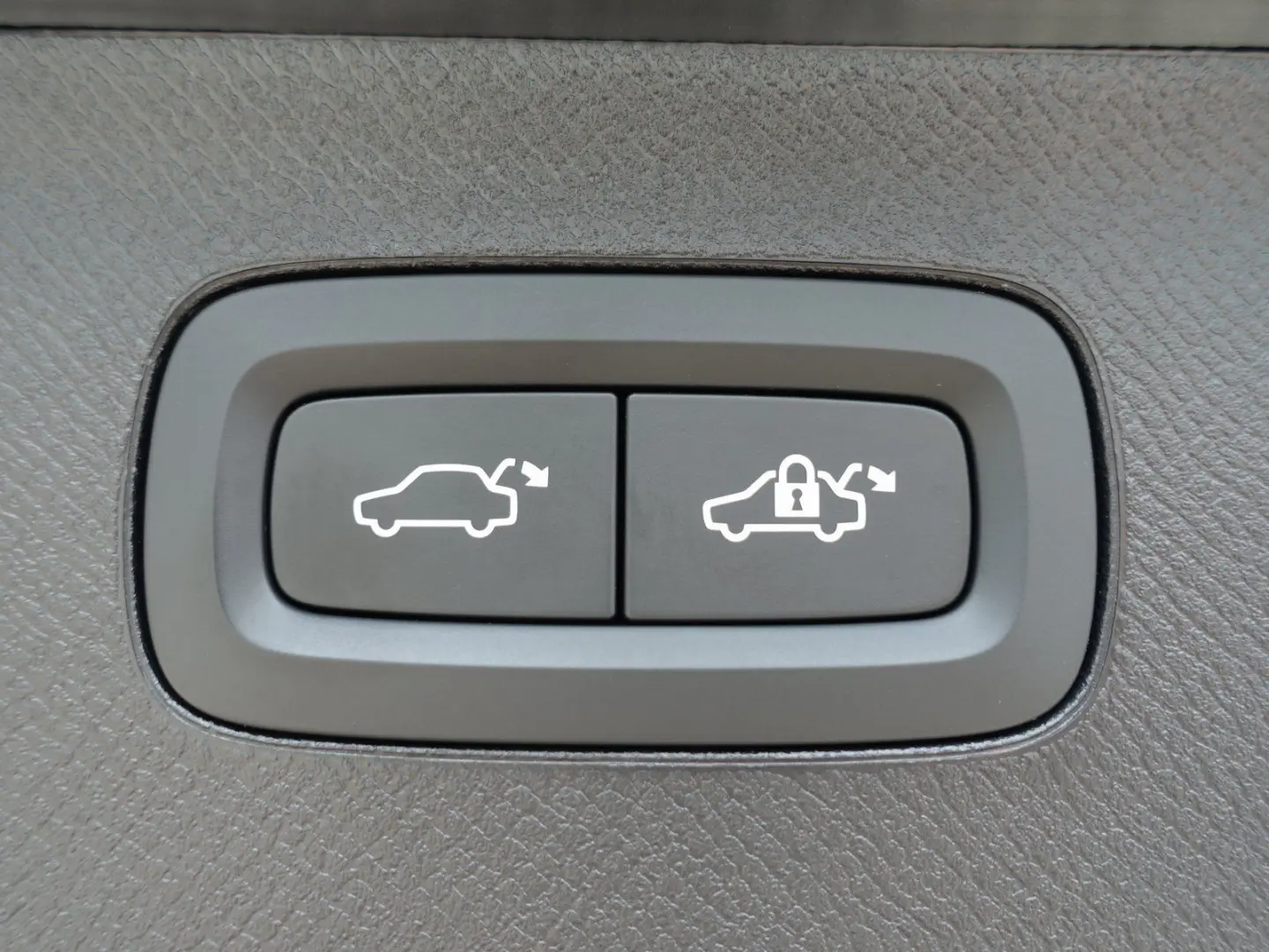 XC90 Plus T8 AWD/360°/B&W/Pano/FourC/AHK/BLIS