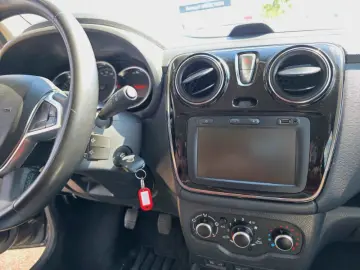 DACIA LODGY 1.3 TCe 130HP Techroad 7L