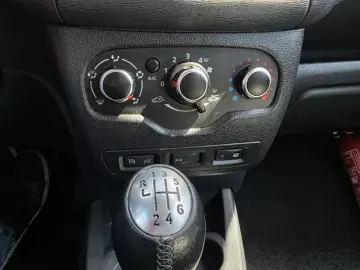 DACIA LODGY 1.3 TCe 130HP Techroad 7L