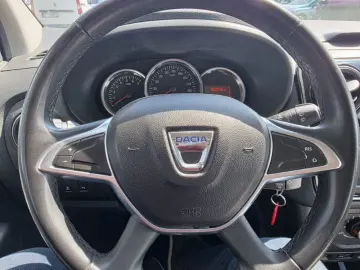DACIA LODGY 1.3 TCe 130HP Techroad 7L